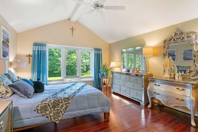 6568 Crabapple Drive, Troy, MI 48098