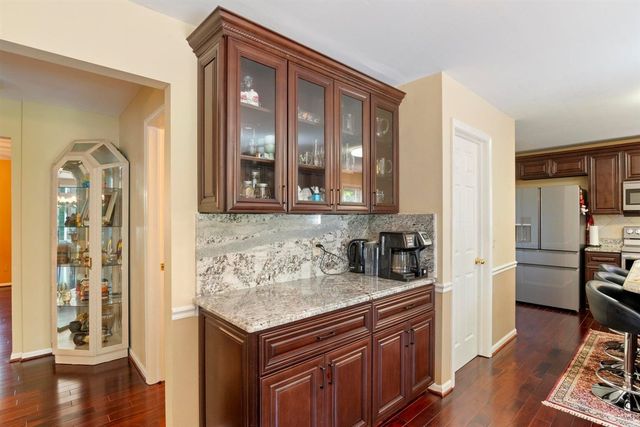 6568 Crabapple Drive, Troy, MI 48098