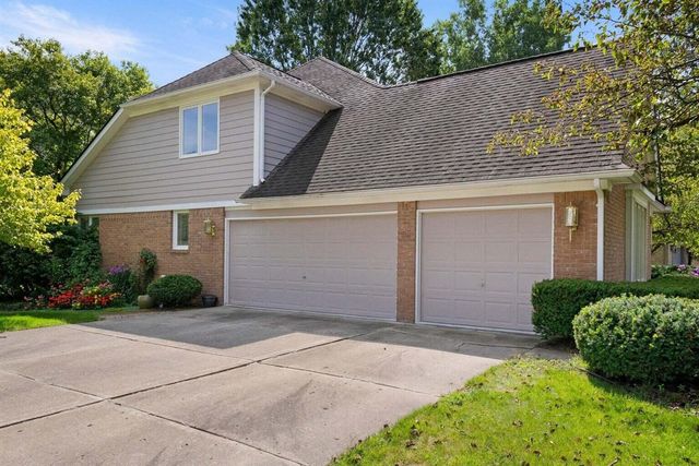6568 Crabapple Drive, Troy, MI 48098