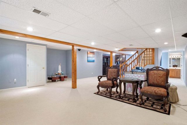 6568 Crabapple Drive, Troy, MI 48098