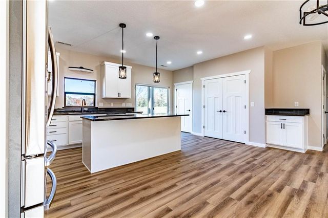 106 W Lake Shore Drive, Windsor, MO 65360