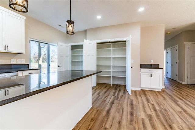 106 W Lake Shore Drive, Windsor, MO 65360