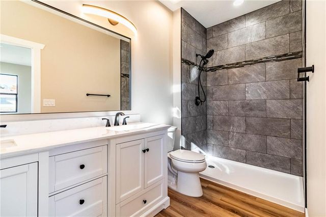 106 W Lake Shore Drive, Windsor, MO 65360