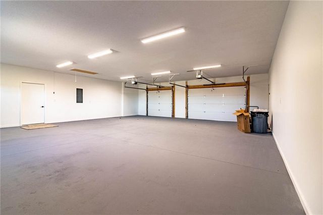 106 W Lake Shore Drive, Windsor, MO 65360