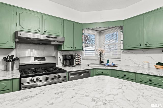 1016 JOHNSON Lane, Springfield, IL 62702