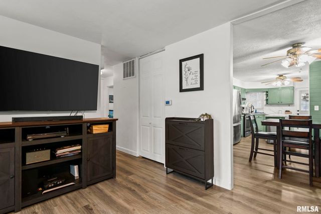 1016 JOHNSON Lane, Springfield, IL 62702