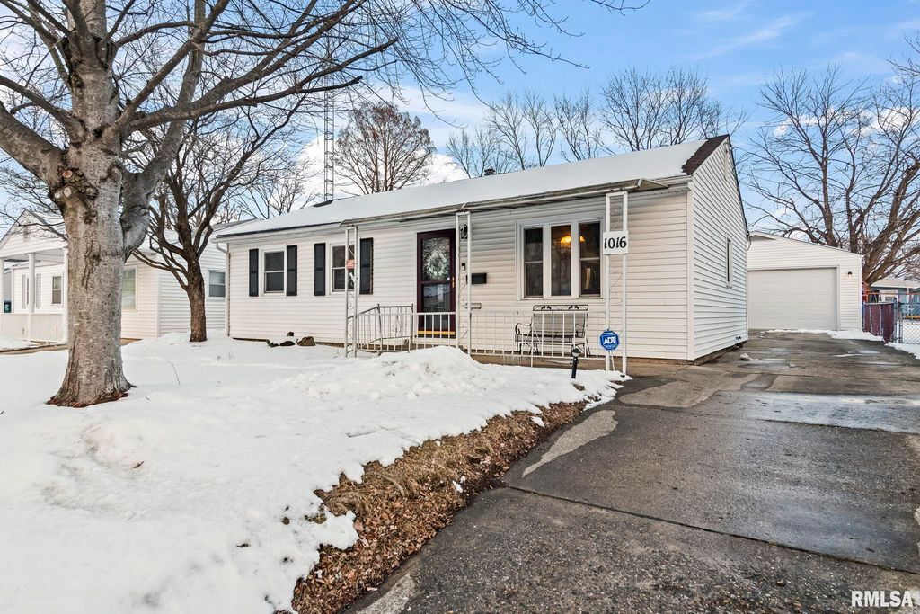 1016 JOHNSON Lane, Springfield, IL 62702