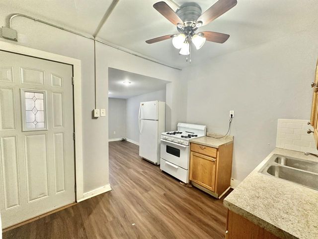 957 W Grand Avenue, Beloit, WI 53511