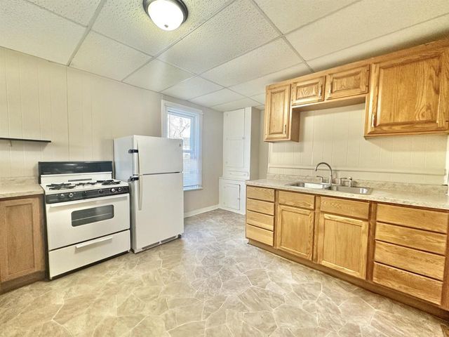 957 W Grand Avenue, Beloit, WI 53511