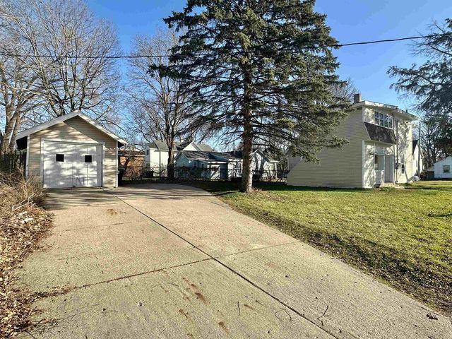 957 W Grand Avenue, Beloit, WI 53511