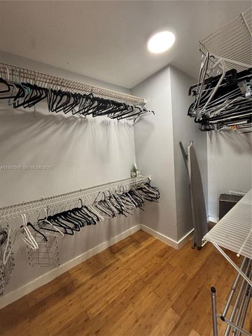 600 NE 36th St 1917, Miami, FL 33137