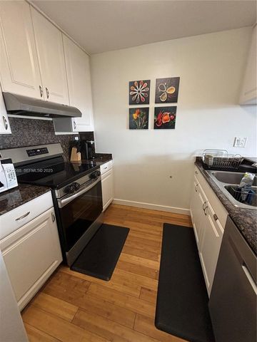 600 NE 36th St 1917, Miami, FL 33137