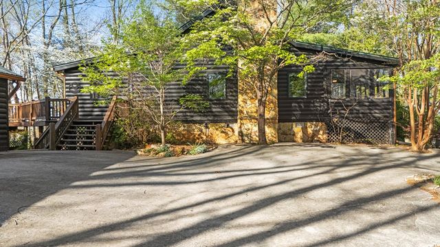 299 Eagles Nest Mountain Road, Blue Ridge, GA 30513