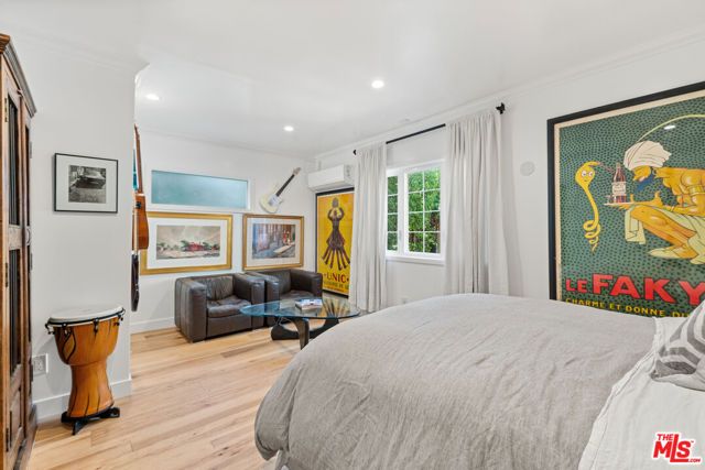 6612 Waring Avenue, Los Angeles, CA 90038