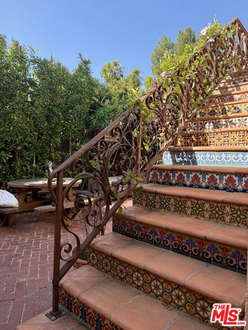 6612 Waring Avenue, Los Angeles, CA 90038