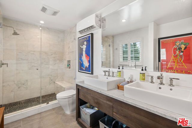 6612 Waring Avenue, Los Angeles, CA 90038