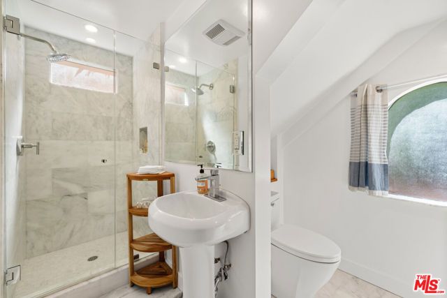 6612 Waring Avenue, Los Angeles, CA 90038