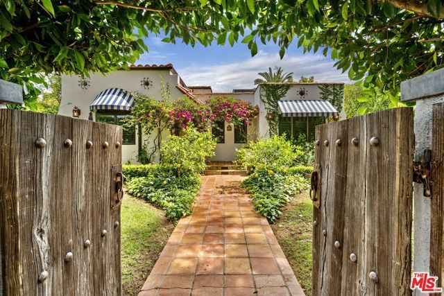 6612 Waring Avenue, Los Angeles, CA 90038