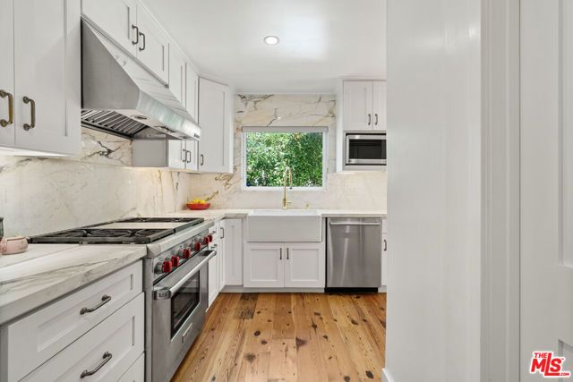 6612 Waring Avenue, Los Angeles, CA 90038