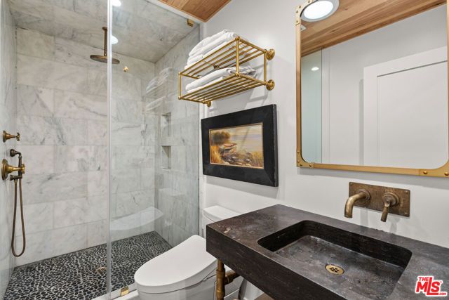 6612 Waring Avenue, Los Angeles, CA 90038