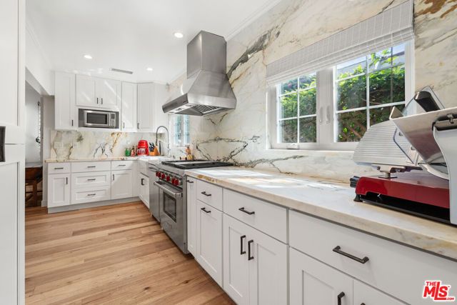 6612 Waring Avenue, Los Angeles, CA 90038