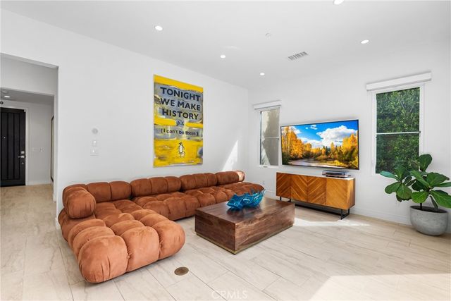 120 Linda Vista, Irvine, CA 92618