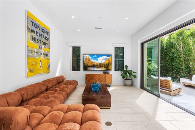 120 Linda Vista, Irvine, CA 92618