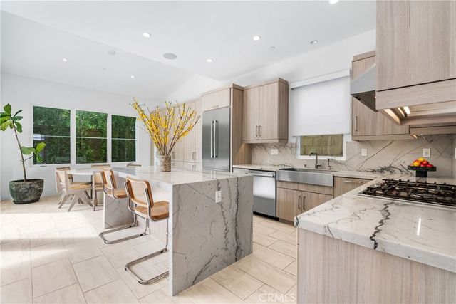 120 Linda Vista, Irvine, CA 92618