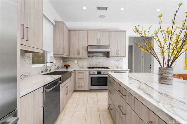 120 Linda Vista, Irvine, CA 92618