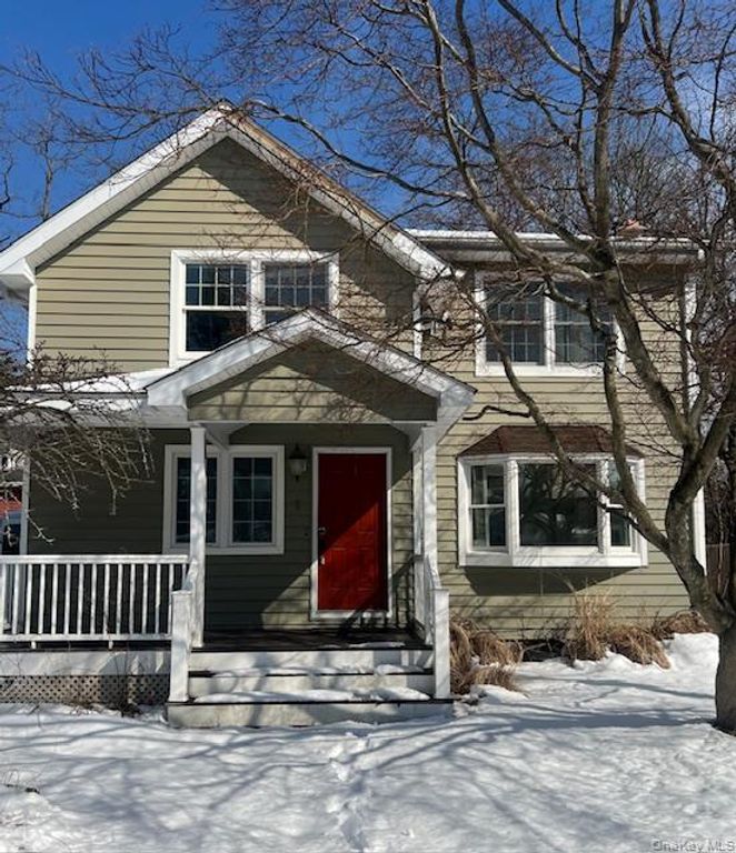 1 Vine Street, Glenwood Landing, NY 11547
