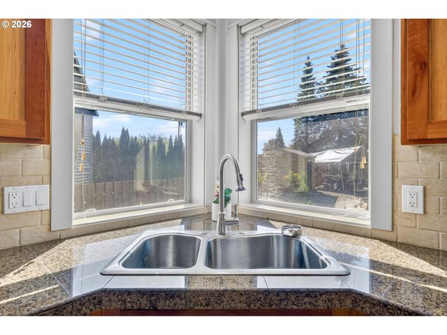 10950 Nw CAMI Pl, North Plains, OR 97133