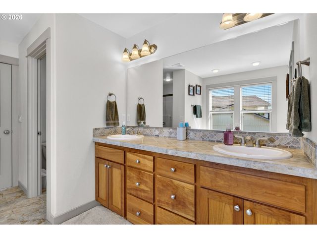 10950 Nw CAMI Pl, North Plains, OR 97133