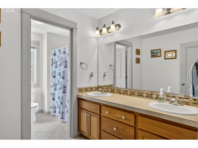 10950 Nw CAMI Pl, North Plains, OR 97133