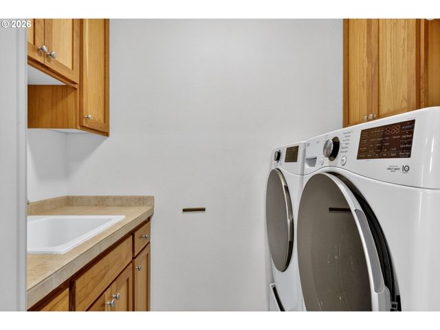 10950 Nw CAMI Pl, North Plains, OR 97133