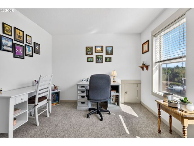 10950 Nw CAMI Pl, North Plains, OR 97133