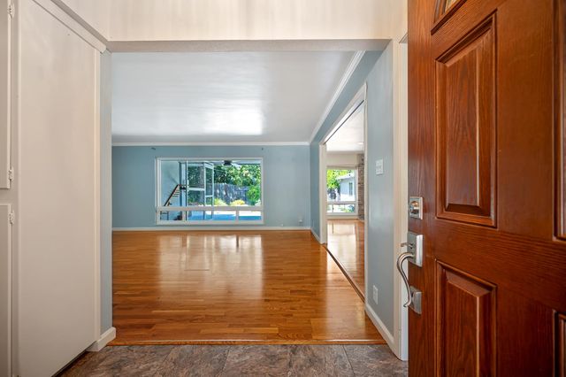 1221 Nevis Ct, Sacramento, CA 95822