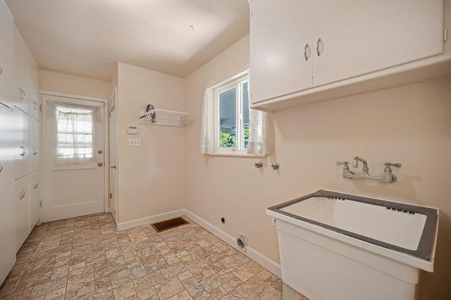 1221 Nevis Ct, Sacramento, CA 95822