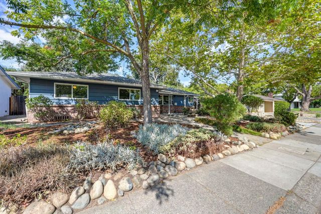 1221 Nevis Ct, Sacramento, CA 95822