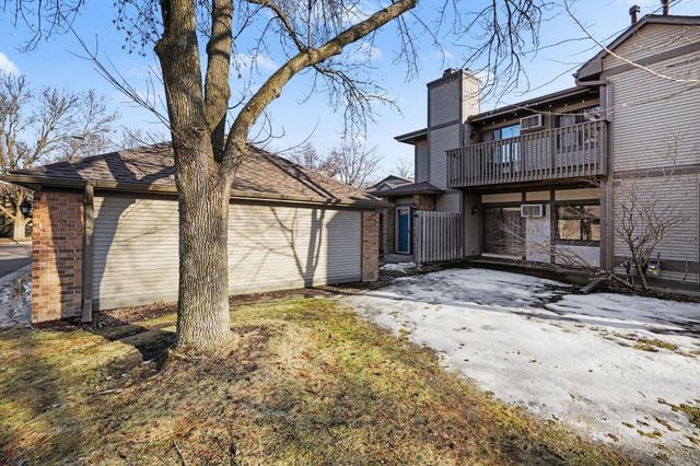 435 Shelard Parkway 104, Saint Louis Park, MN 55426