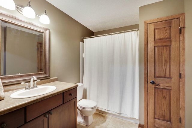 435 Shelard Parkway 104, Saint Louis Park, MN 55426