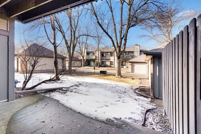 435 Shelard Parkway 104, Saint Louis Park, MN 55426