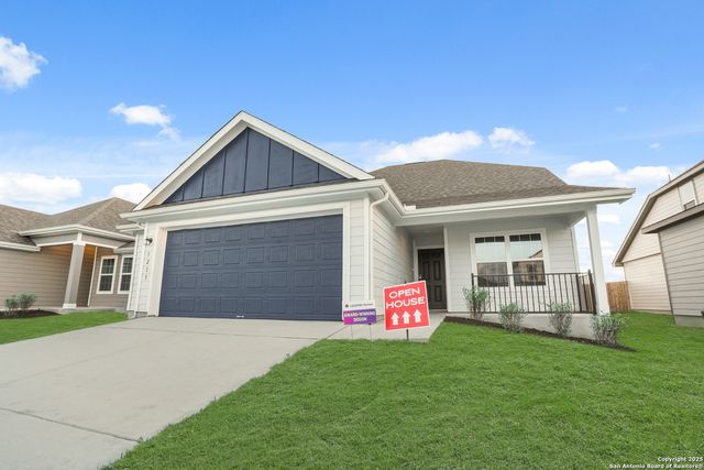 1213 Sweden, Seguin, TX 78155