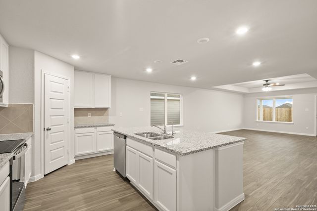 1213 Sweden, Seguin, TX 78155