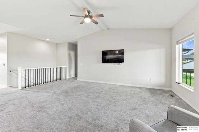 1169 Sandhill Road, Louisville, NE 68037