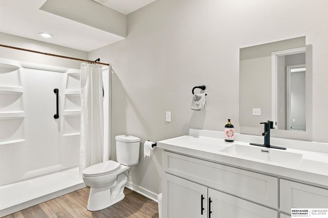 1169 Sandhill Road, Louisville, NE 68037