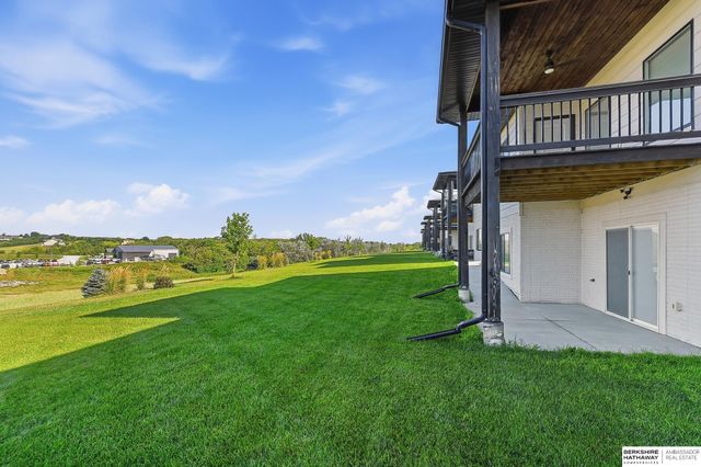 1169 Sandhill Road, Louisville, NE 68037