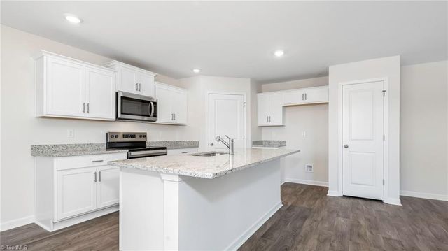 203 Beechwood Circle, Thomasville, NC 27360