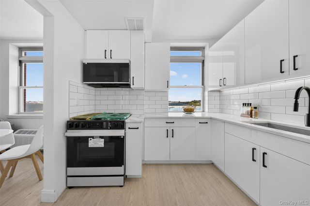1434 110th Street 7C, College Point, NY 11356