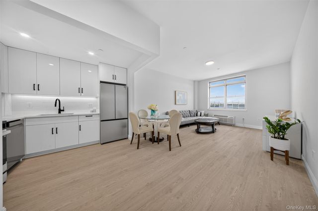 1434 110th Street 7C, College Point, NY 11356