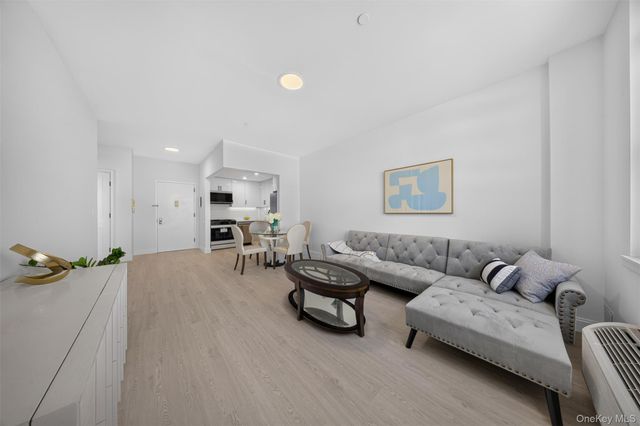 1434 110th Street 7C, College Point, NY 11356